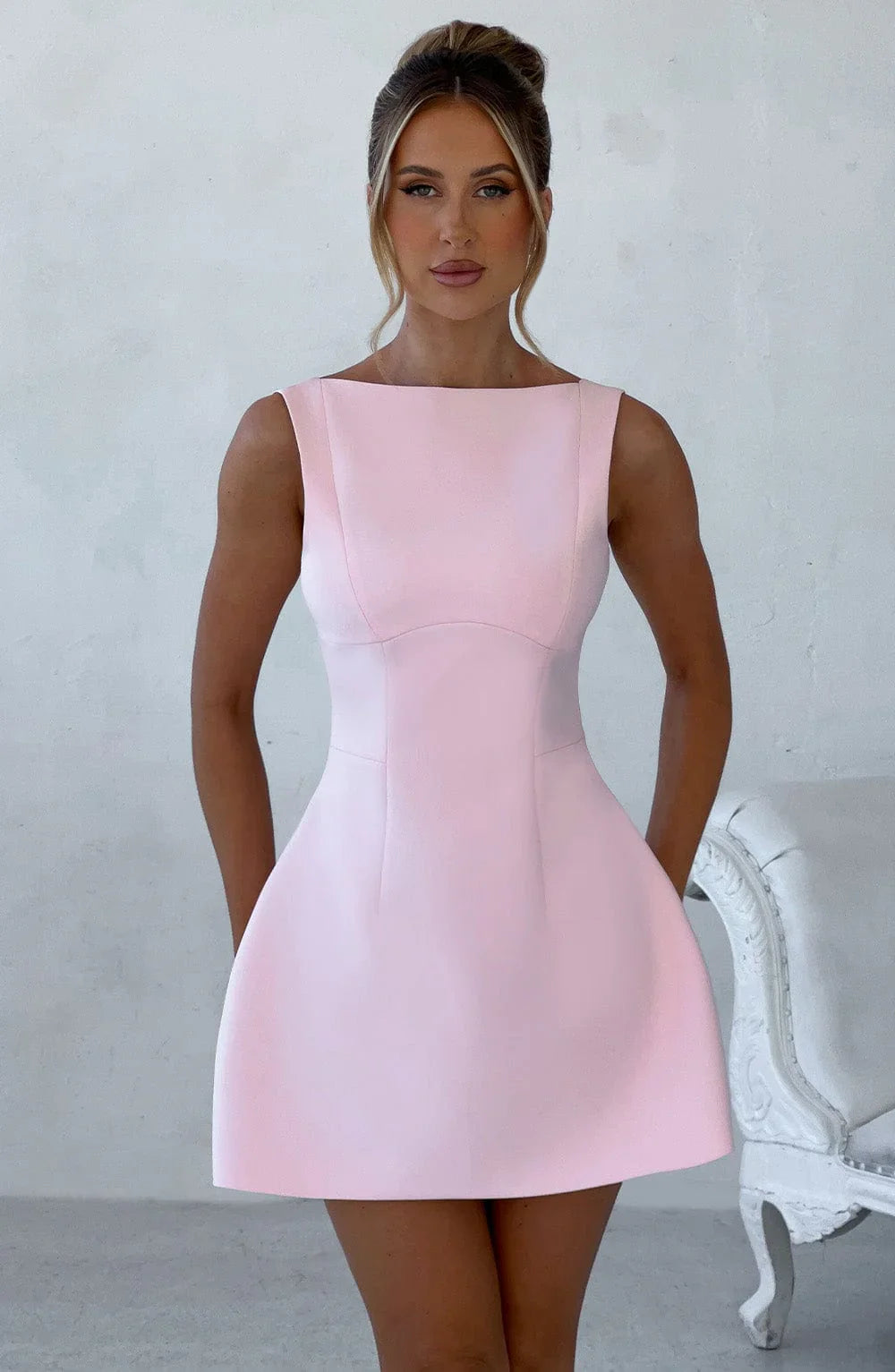 LILA BACKLESS MINI DRESS - PINK