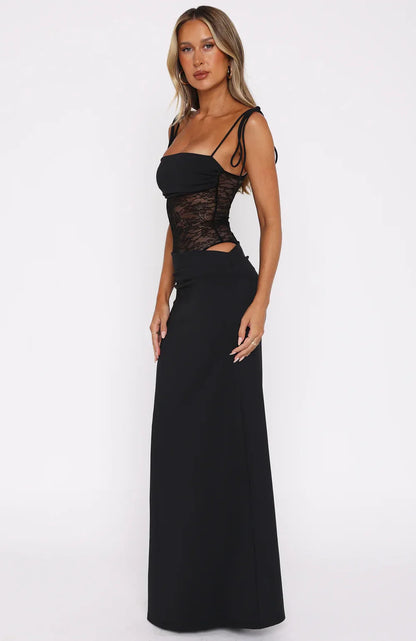 LACY MAXI DRESS - BLACK