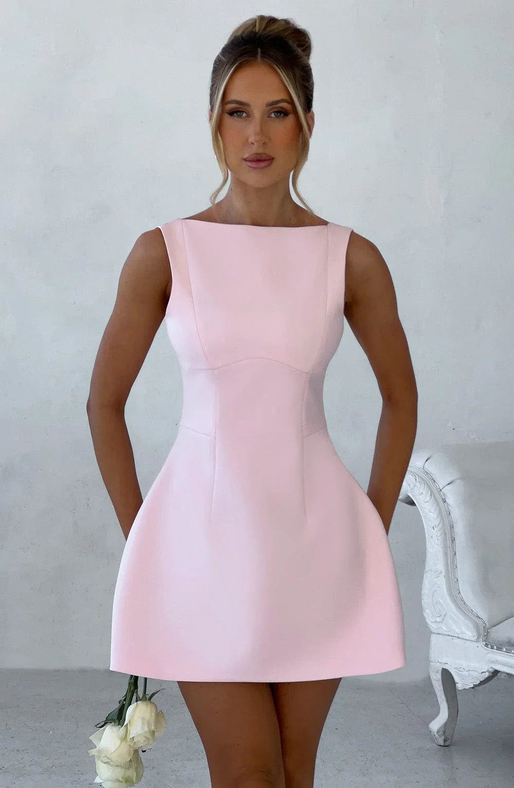 LILA BACKLESS MINI DRESS - PINK